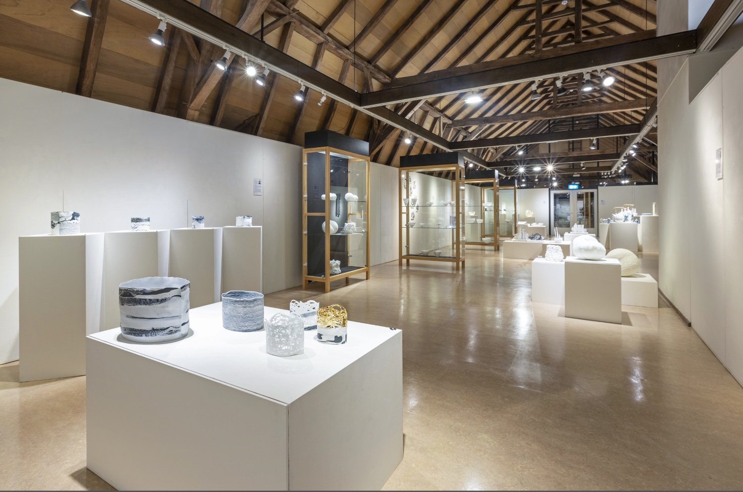 New White: Contemporary porcelain art at Keramiekcentrum Tiendschuur, Tegelen